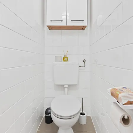 Big 1 Bedroom Near Airport & Center Apartmán *