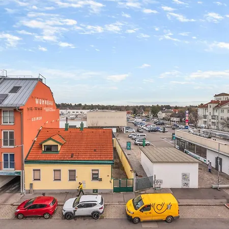 Big 1 Bedroom Near Airport & Center