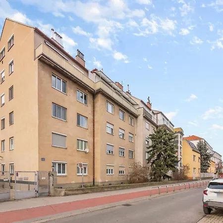 Apartmán Big 1 Bedroom Near Airport & Center *