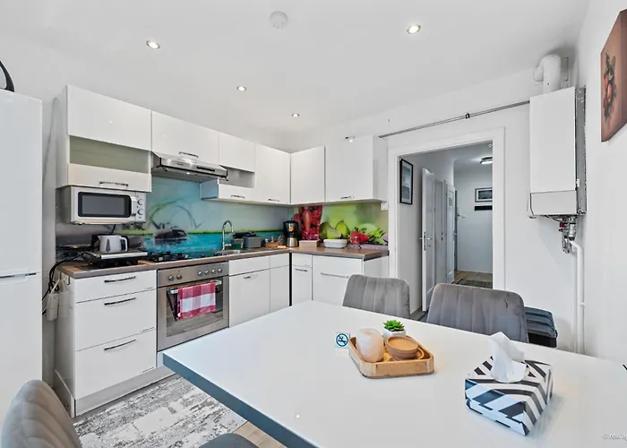 Big 1 Bedroom Near Airport & Center * Schwechat