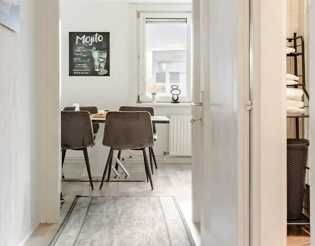 Big 1 Bedroom Near Airport & Center * Schwechat